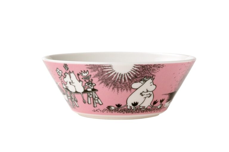 Read more about the article Arabia Moomin Bowl 5.9in Love