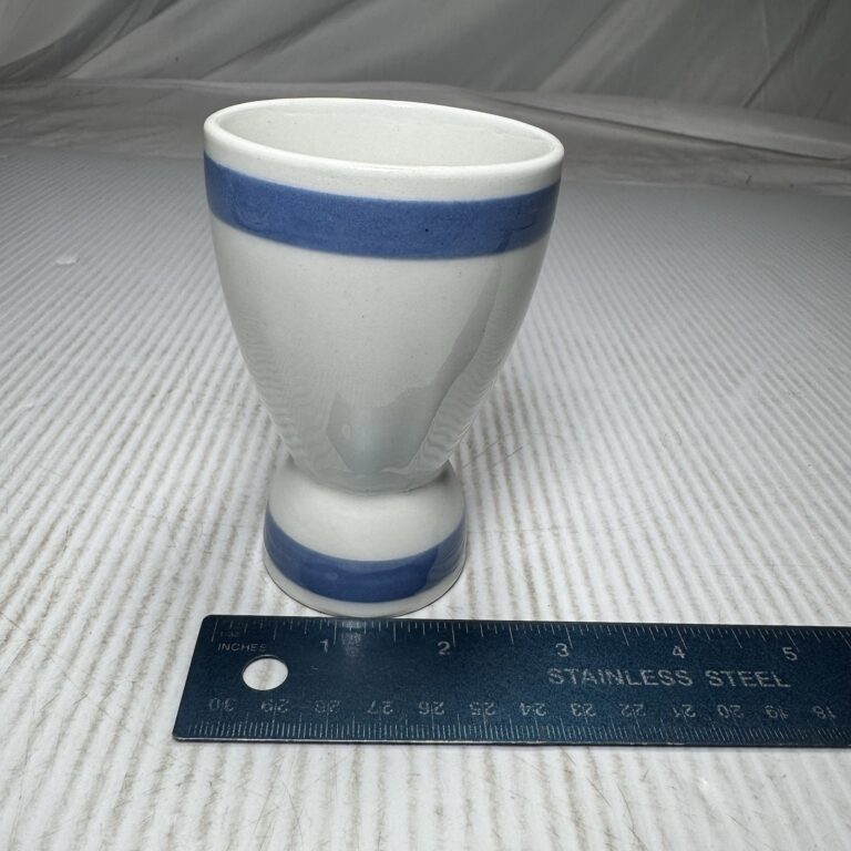 Read more about the article Vintage Arabia Of Finland Double Egg Cup Blue Ribbon Blue and White Egg/Custard