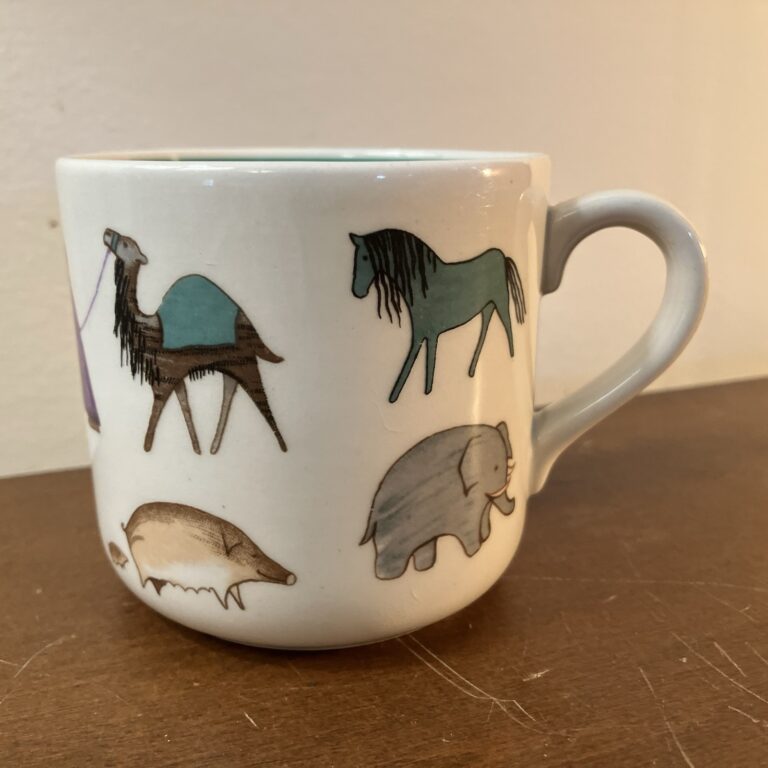 Read more about the article 3” VINTAGE ARABIA of FINLAND Zoo ANIMAL CHILD MUG  Noah’s Ark  Animal Parade 60s