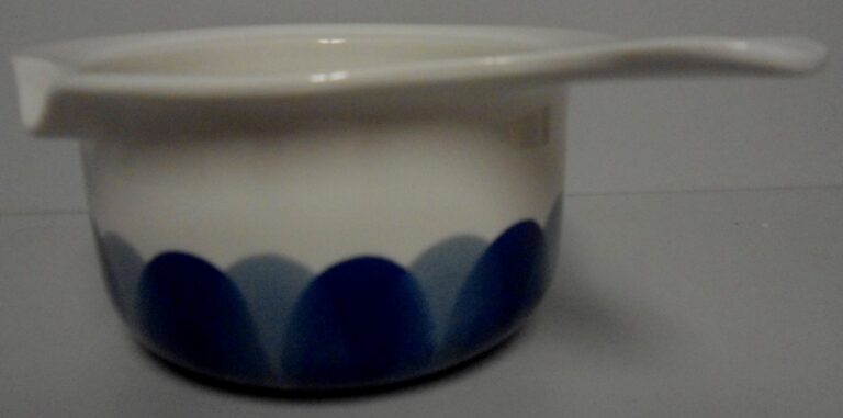 Read more about the article Arabia PUDAS ARTICA Sauce Boat