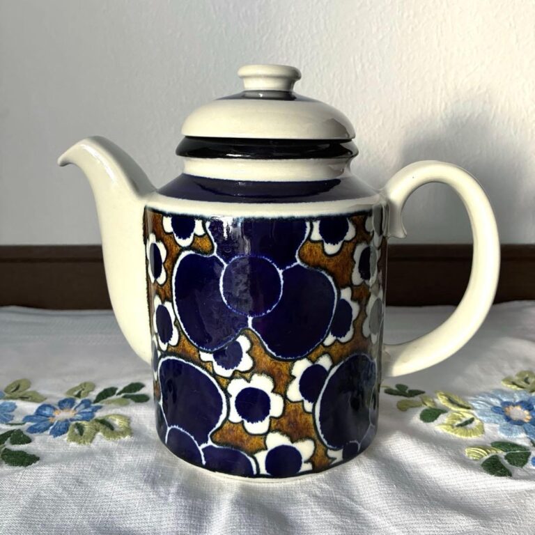 Read more about the article ARABIA Saara coffee pot