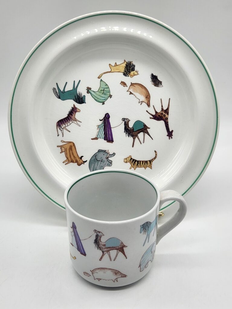 Read more about the article Arabia Made In Finland Children’s Plate And Mug Set Zoo Parade Green Stripe