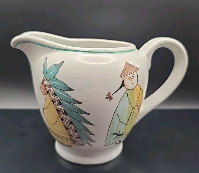 Read more about the article Arabia Finland “People Parade” Vintage Creamer  Hand-Painted Mid Century Creamer