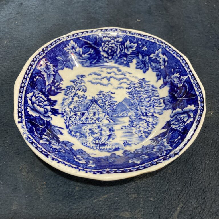 Read more about the article Vintage ARABIA 5” Blue And White Finland Country Bowl Transferware Saucer