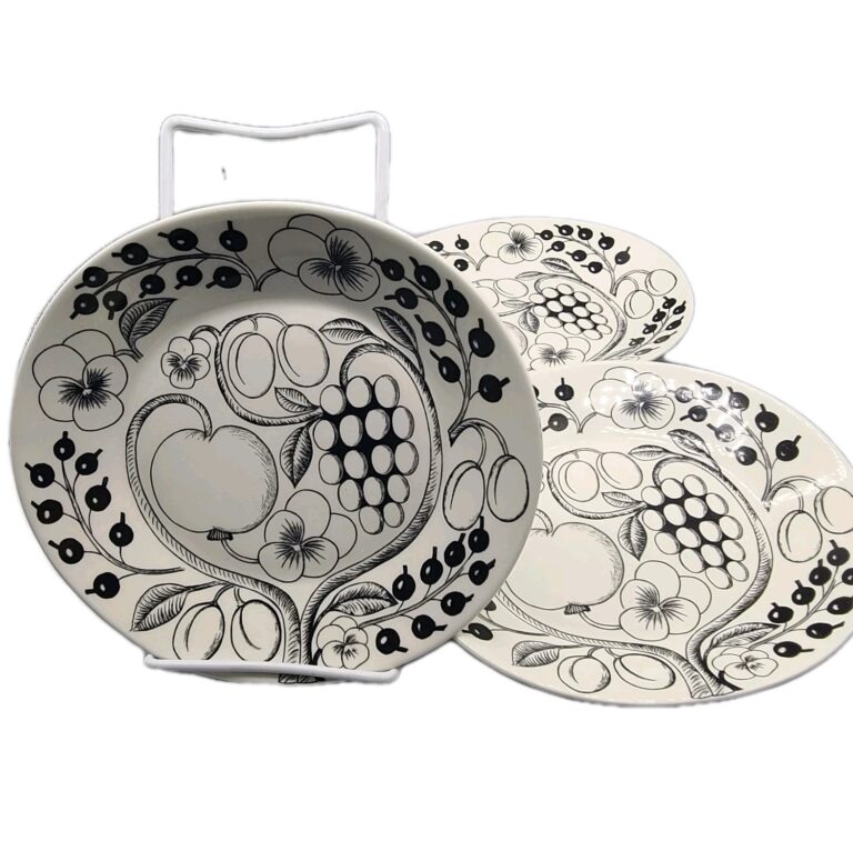 Read more about the article ARABIA Kaipiainen Set (3) Paratiisi Black / white Oval Salad Plates Finland