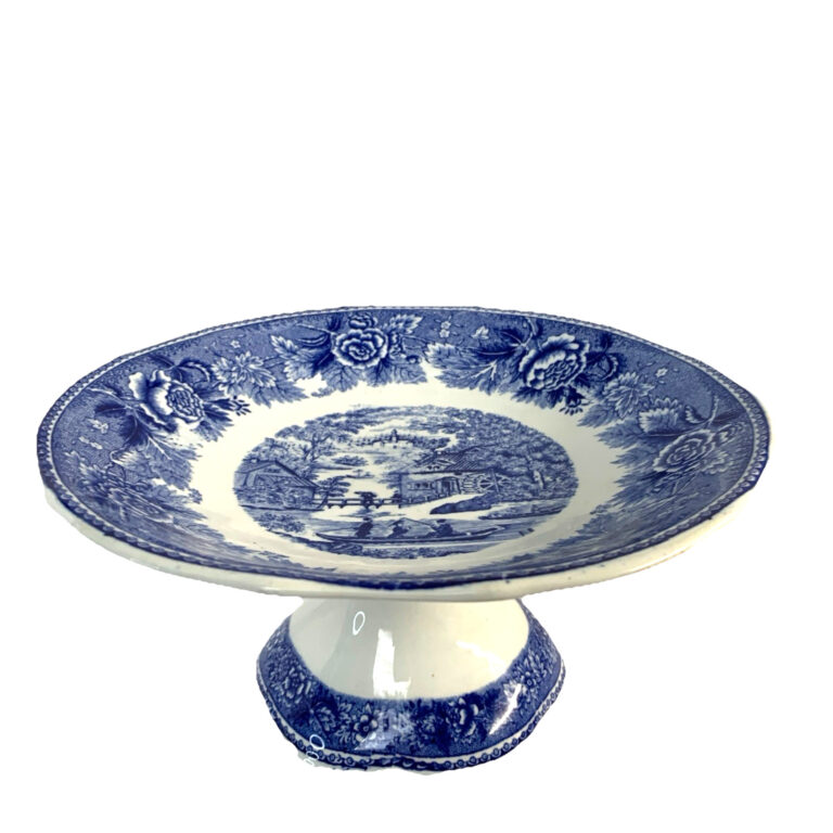 Read more about the article Arabia of Finland Pedestal Plate Landscape Blue 9.25 D 4.5 H Disc Rare No flaws