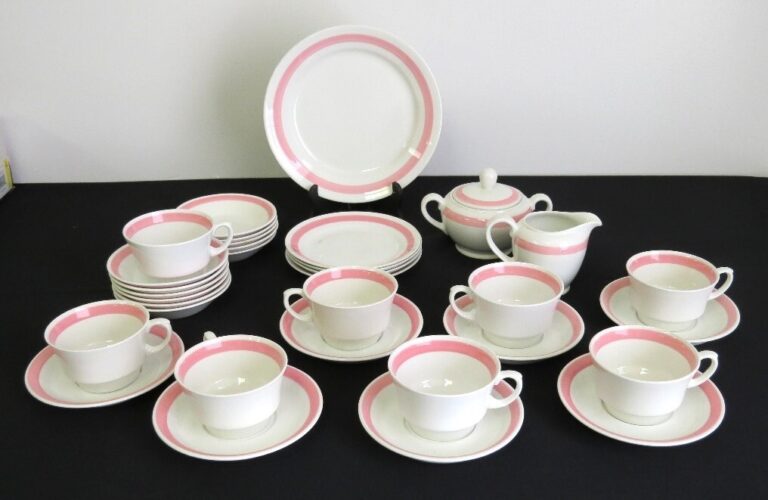 Read more about the article 28pc Pink Ribbon Arabia of Finland Coffee / Tea Set w/Cream/Sugar  CandS  etc.