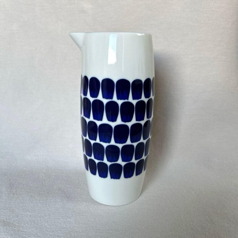 Read more about the article Arabia 24h Tuokio Milk Pitcher Blue and White  Classic Nordic Design porcelain