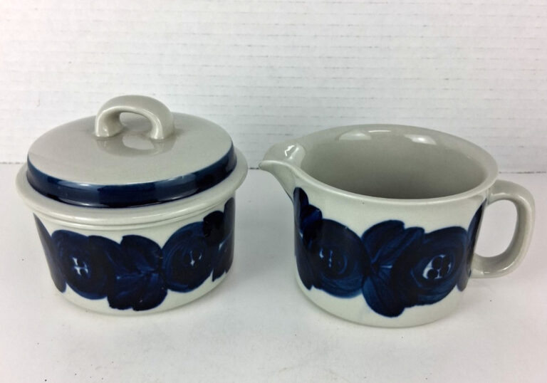 Read more about the article Sugar Bowl With Lid Creamer Anemone Blue by Arabia of Finland