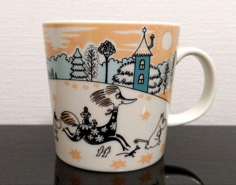Read more about the article Moomin Valley Park exclusive Arabia mug Tove Jansson exclusively in Japan