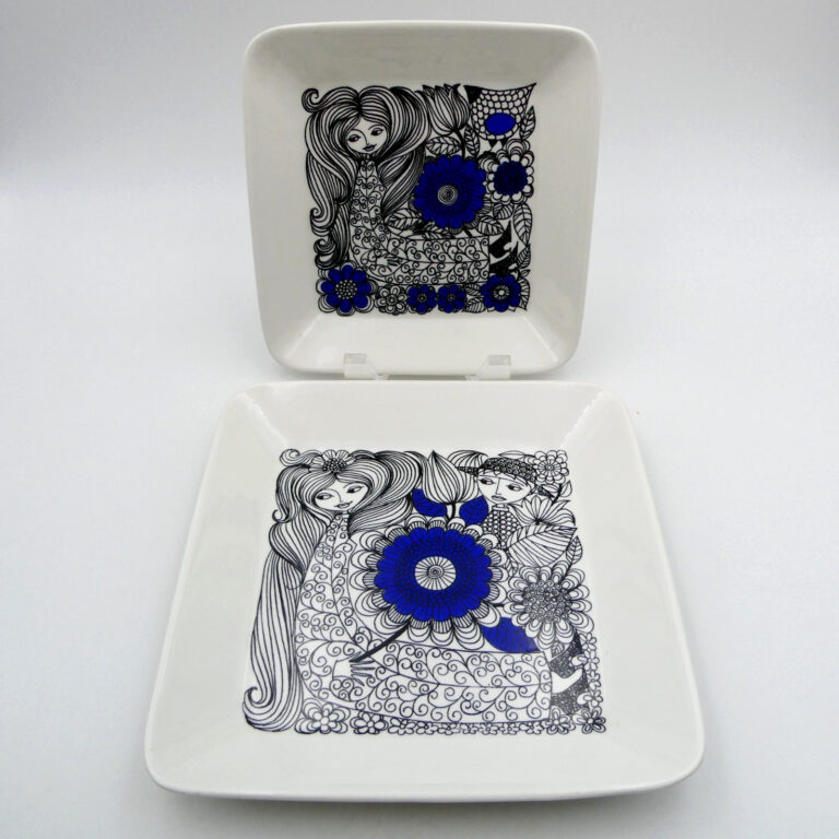 Read more about the article ARABIA Finland PASTORAALI Designed by Isteri Tomula  Square Dish Plate Set of 2