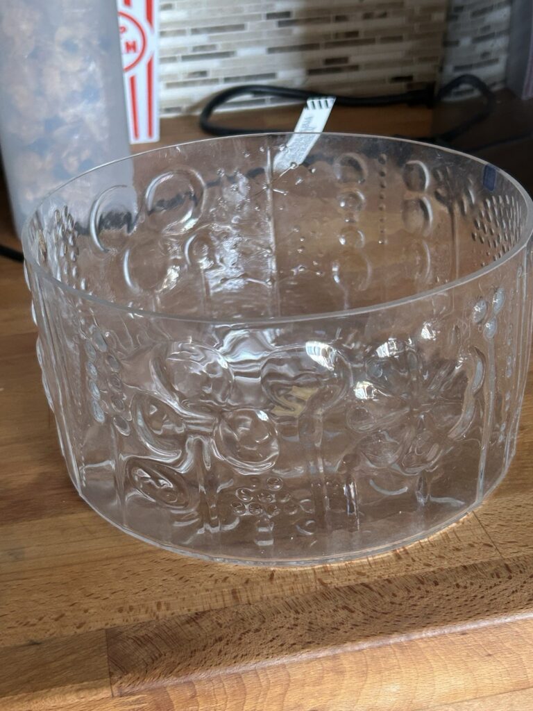 Read more about the article VINTAGE Nuutajarvi Iittala Arabia Finland Oiva Toikka Clear Glass Flora Bowl New