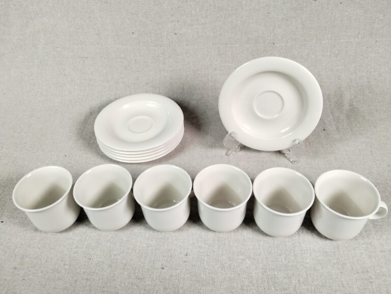 Read more about the article Arabia Finland ARCTICA Demitasse Espresso Cups Saucers White Porcelain Set of 6