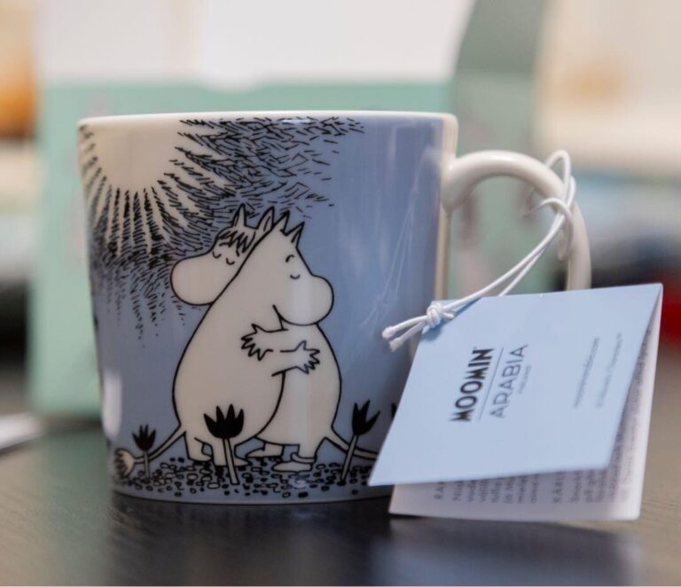 Read more about the article ARABIA Moomin Classic Mug 0.3L Love Blue Japan limited 2024 NEW JAPAN