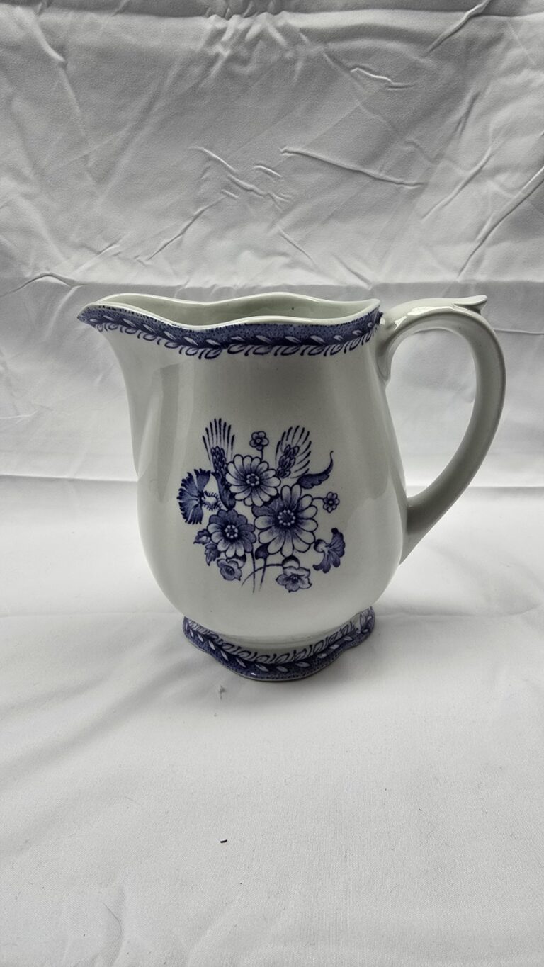 Read more about the article Vintage Arabia Finland Finn Flower Blue on White Jug Pitcher 32 oz