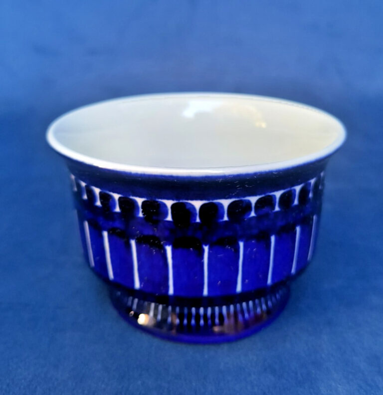 Read more about the article Arabia Finland Valencia Mini Sugar / Bowl –  Hand Painted – NEW Never Used