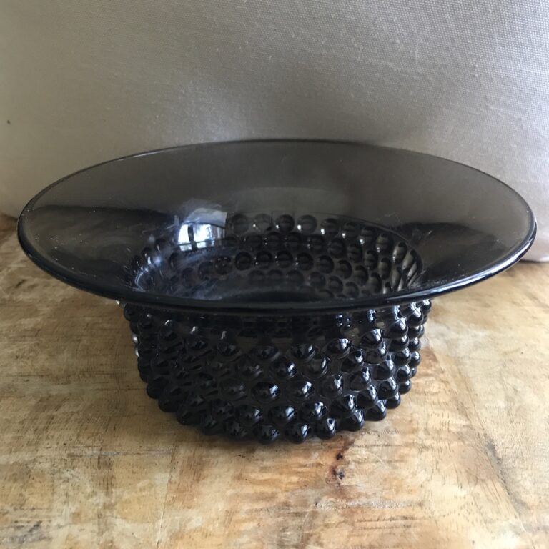 Read more about the article MCM Nuutajarvi Notsjo Arabia Finland Black Saara Hopea Hobnail Glass Bowl