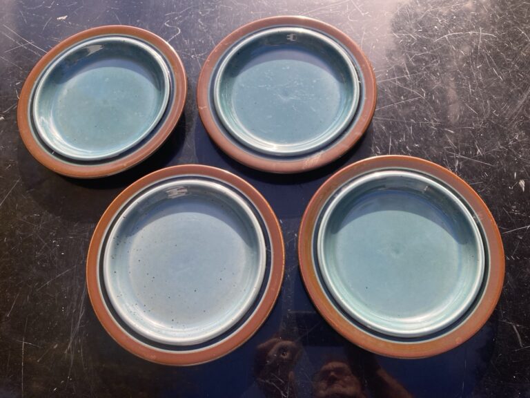 Read more about the article 4 Arabia of Finland MERI BLUE 7 7/8” Salad/Side Plates Exc COND