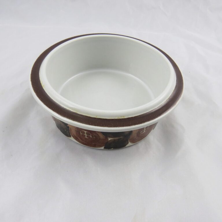 Read more about the article Arabia Finland Rosmarin Brown Serving Bowl 7-1/4″ Ulla Procope