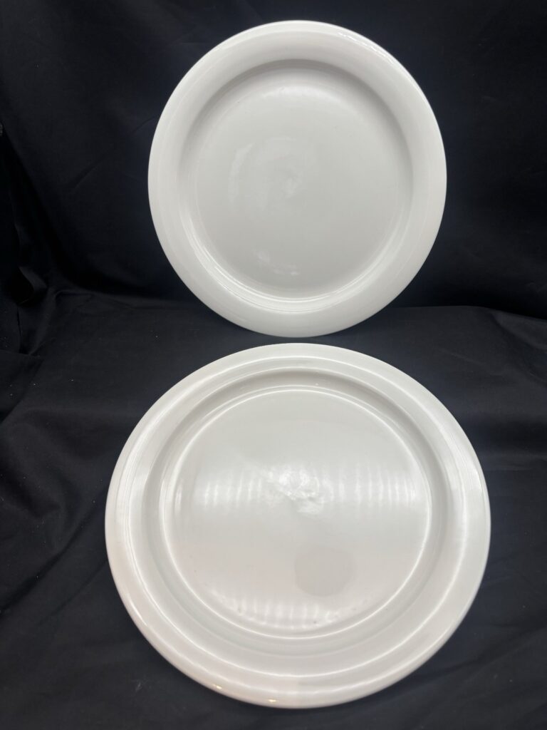 Read more about the article 2  Arabia Finland Arctica White Rimmed 10 1/4” Dinner Plates