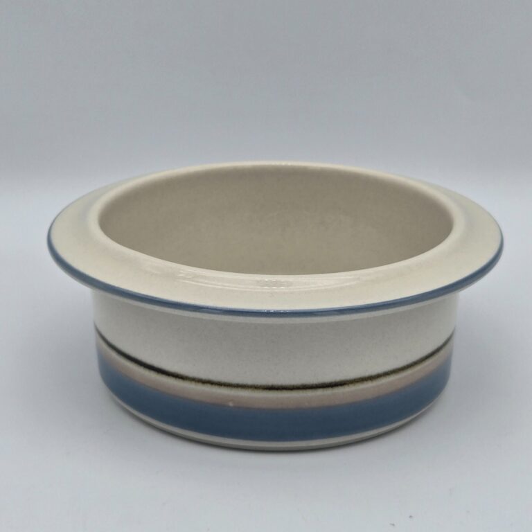 Read more about the article Arabia Finland Uhtua Stoneware Berry Fruit Dessert Bowl Blue Brown Stripe 5.25″