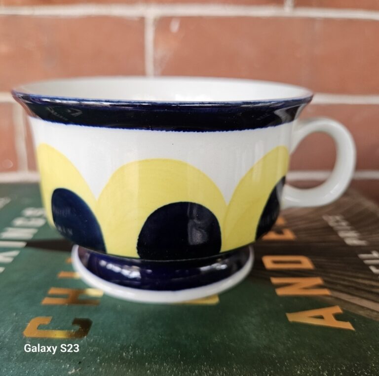 Read more about the article Vintage Arabia Paju Finland Tea Cup Coffee Cup