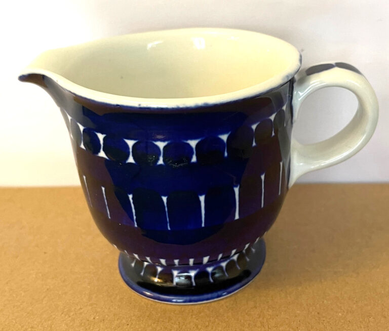 Read more about the article Arabia Finland Valencia Mini Creamer Procope  Signed Hand Painted