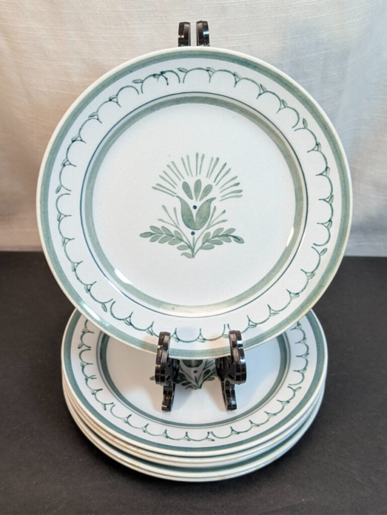 Read more about the article 6x Lot: Arabia of Finland Green Thistle Bread Plates  5 3/4″  Good Used Cond.
