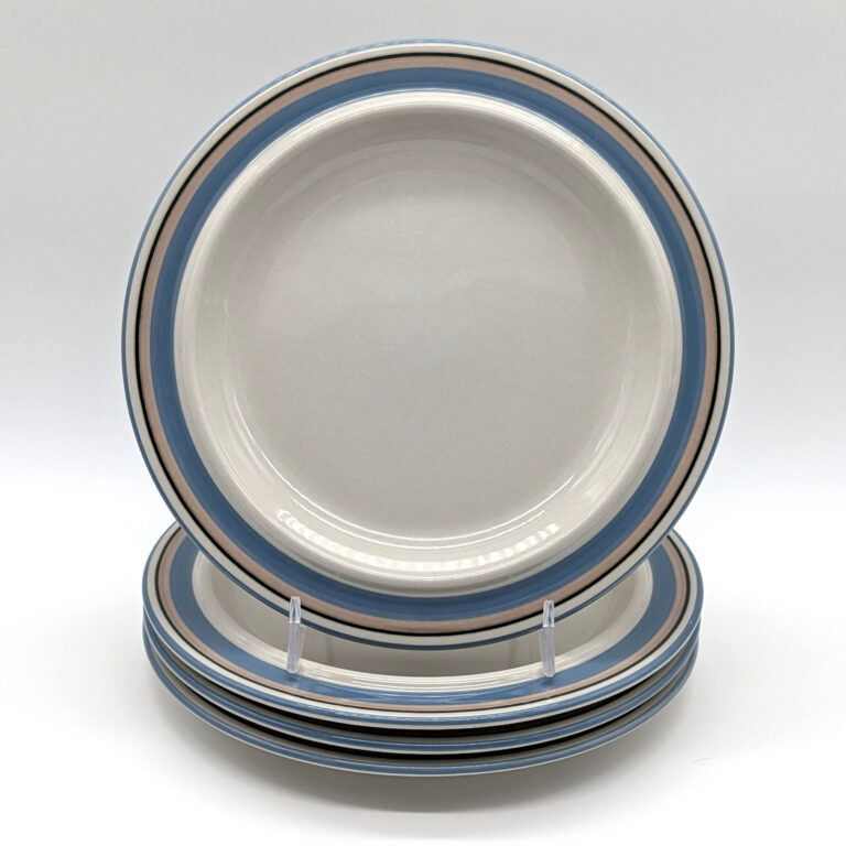 Read more about the article Arabia Finland Uhtua Salad Plates Set of 4 Blue Tan Bands Vintage Stoneware