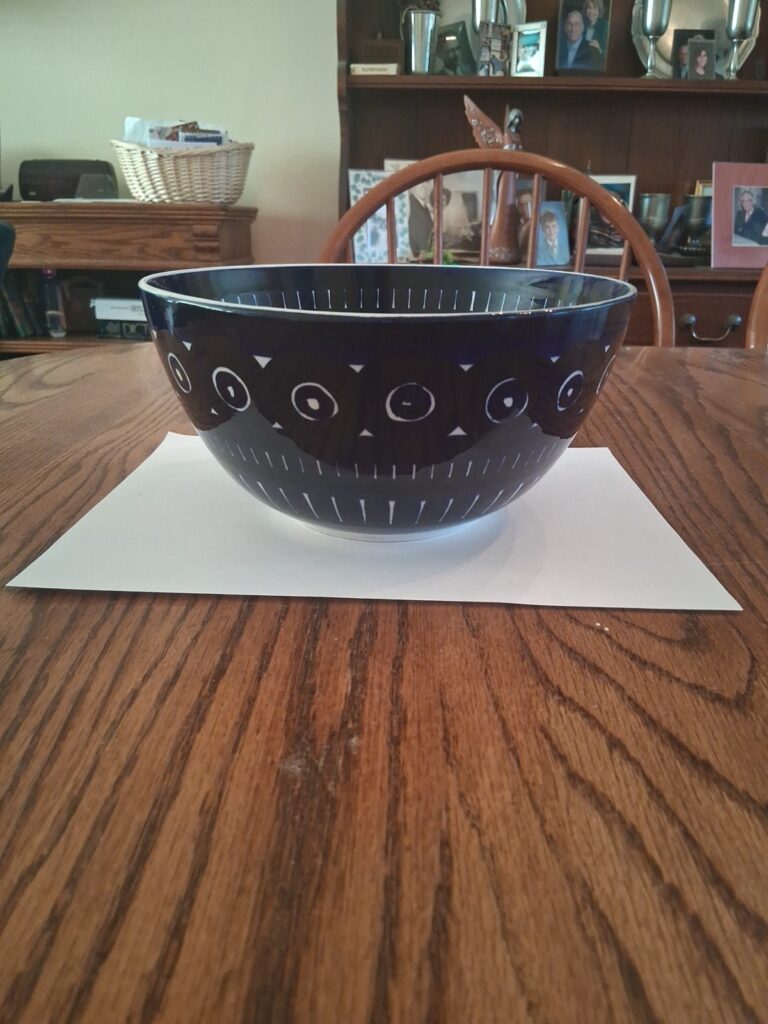 Read more about the article Arabia Valencia Ulla Procope Salad Serving Bowl 8.75 X 4.5”