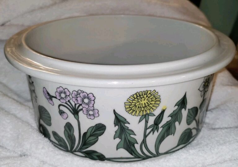 Read more about the article Arabia of Finland Flora 9” Serving Bowl Vintage Esteri Tomula