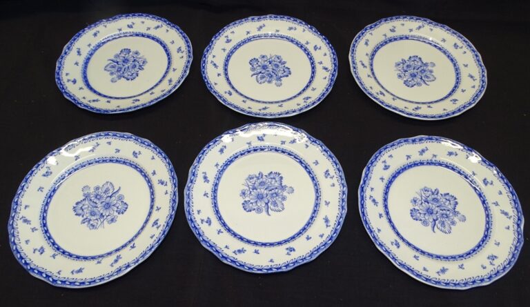 Read more about the article Arabia Finland Finn Flower Blue White Bread Plates Set 6 Pieces Finnish Design
