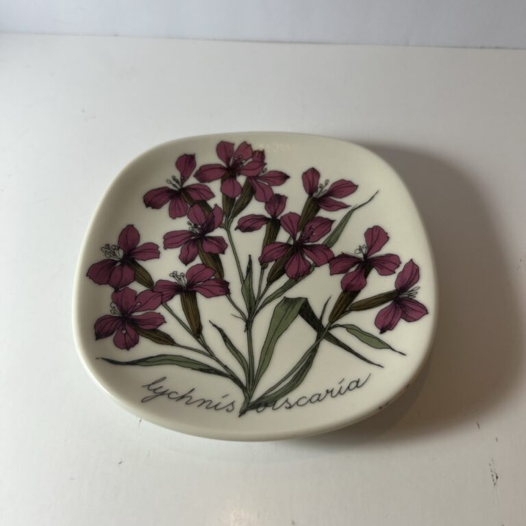 Read more about the article Arabia Botanical Wall Plate Lychnis Viscaia Flower