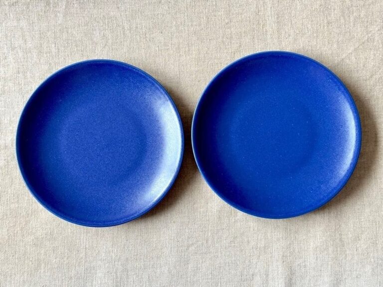 Read more about the article 1980s ARABIA 24h Blue Plate Set of 2 Heikki Orvola 8.3in Vintage Finland Used Au