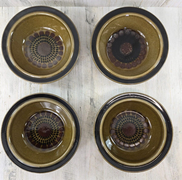 Read more about the article Arabia of Finland Kosmos 4 Rim Cereal Bowls Gunvor Olin Gronqvist (A)