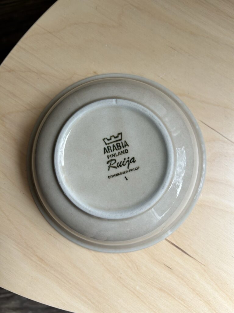 Read more about the article Arabia Finland ruija Cereal Bowl