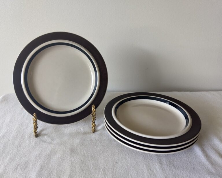 Read more about the article Arabia of Finland Ruija Troubadour Salad/Dessert Plates – Set of 4