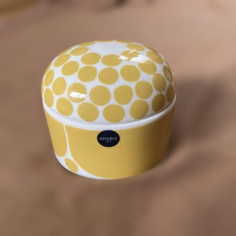 Read more about the article Unused item Arabia Sunnuntai discontinued jar with lid /Only USA DDP shipping