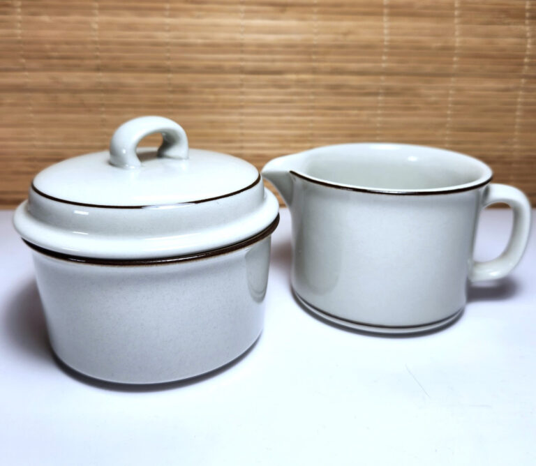 Read more about the article Arabia Fennica Cream and Sugar Set Stoneware Covered Sugar Bowl Mid Century
