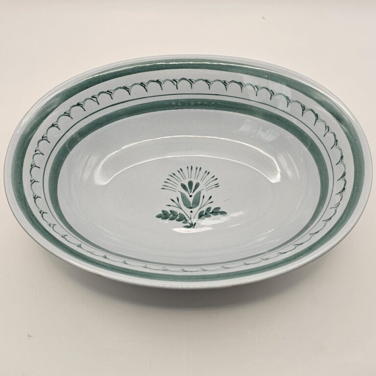 Read more about the article Vintage Arabia Finland Green Thistle Hand-Painted Serving Oval Bowl 9″×7″