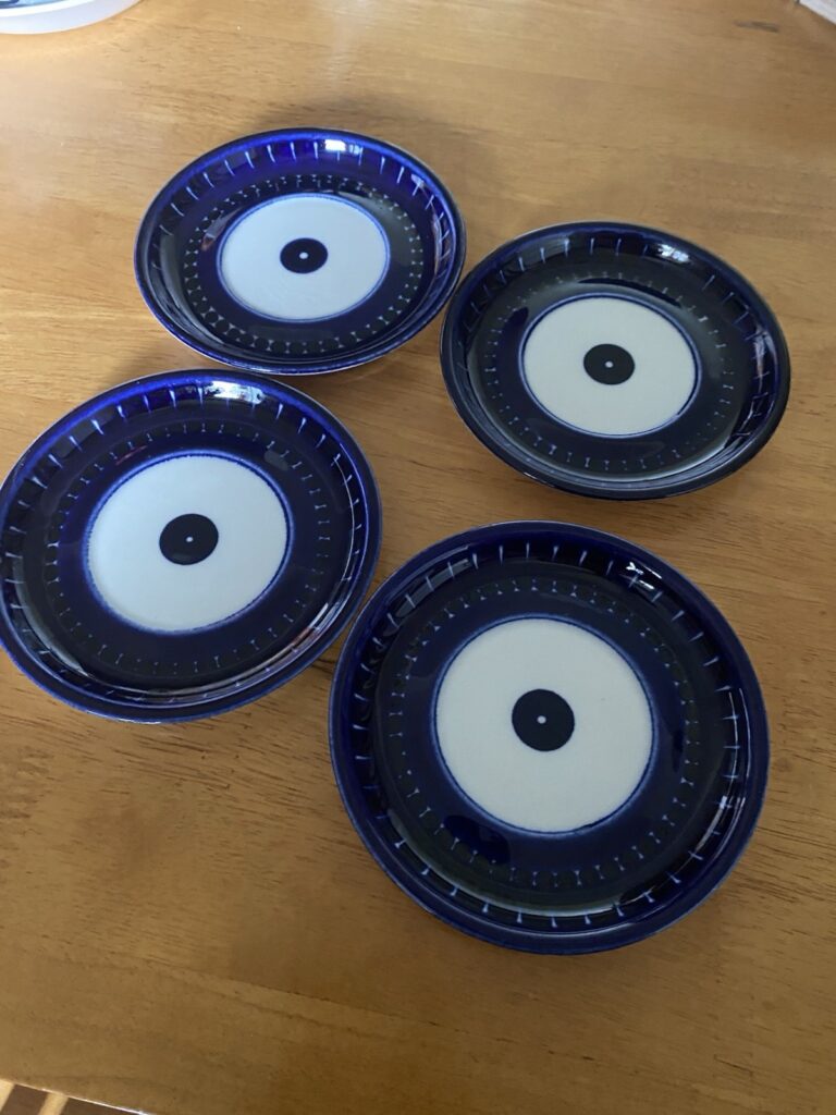 Read more about the article Arabia Finland Valencia Ulla Procope Four Small Saucers / Side Plates