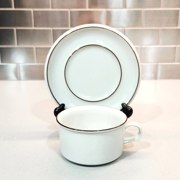 Read more about the article Arabia Finland Fennica Beige Brown Band Flat Cup and Saucer Set