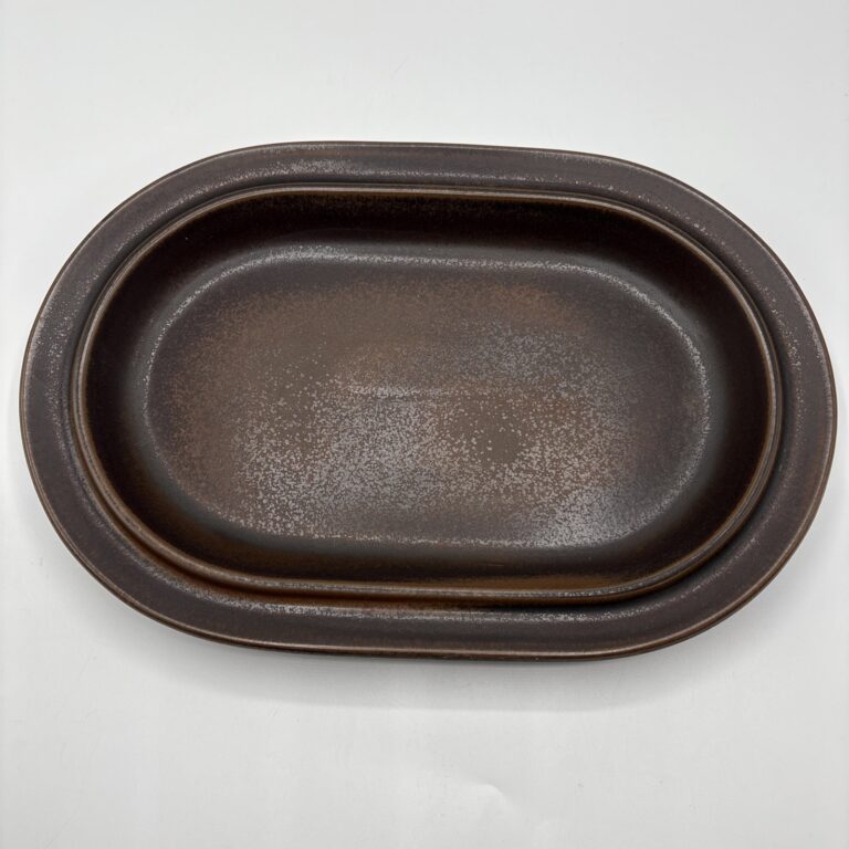 Read more about the article Arabia of Finland “Ruska” Oval Serving Platter 14″ X 9″ Brown MCM Rustic (C)