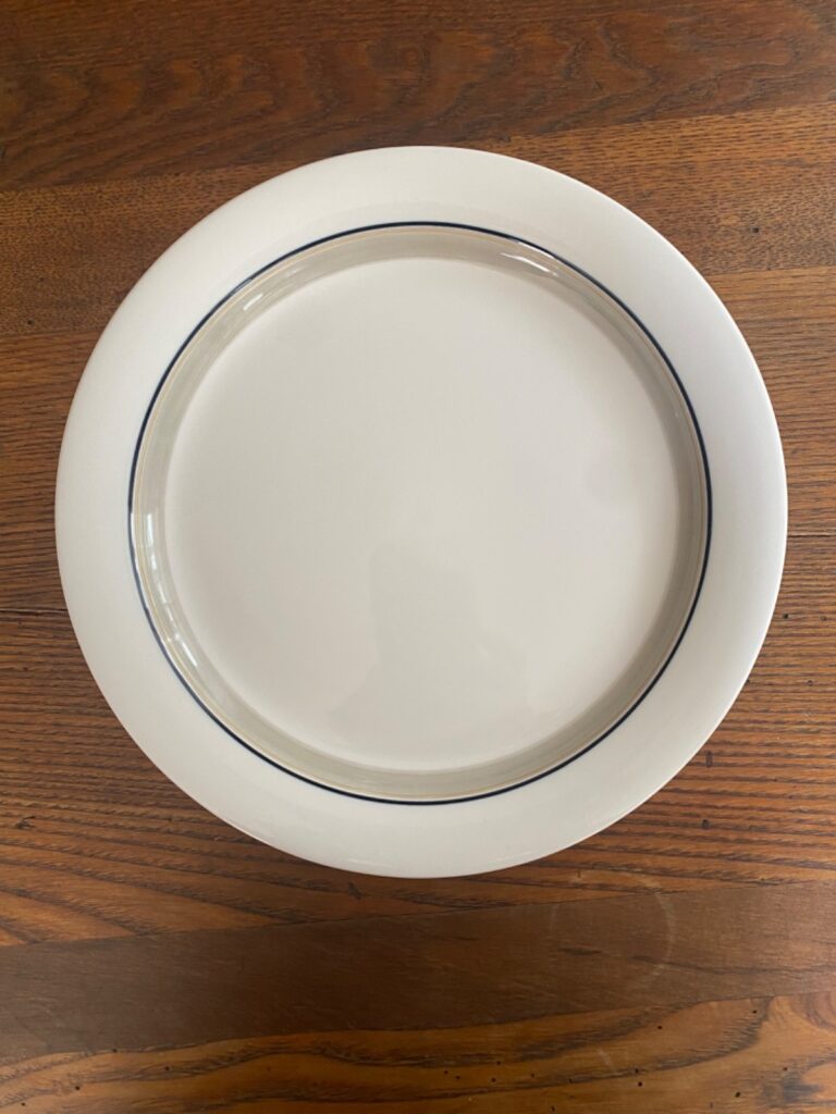 Read more about the article Set of 4 Arabia of Finland Seita Arctica Dinner Plate