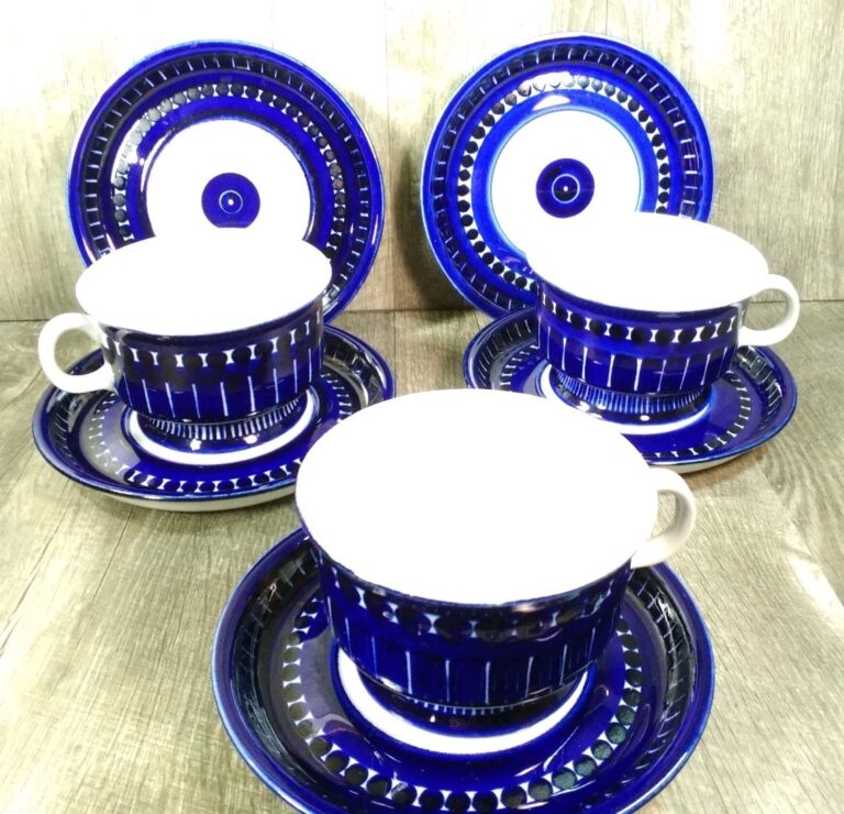 Read more about the article Arabia Finland Valencia 3 Cup and Saucer Sets  8 oz. + 2 Extra Saucers Cobalt Blue