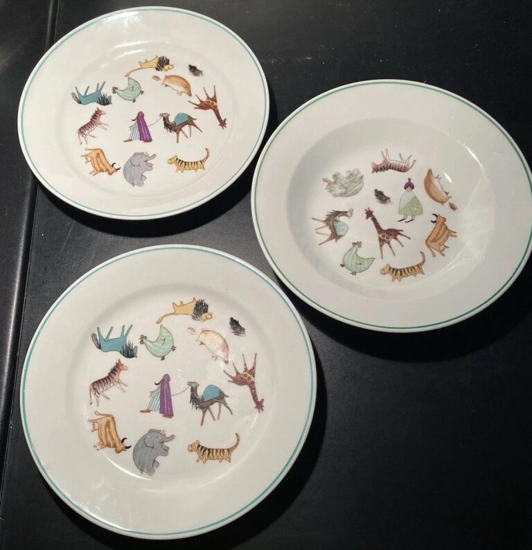 Read more about the article Arabia Finland “Animal Parade” Ceramic Bowl and 2 Plates Anja Juurikkala Whimsical