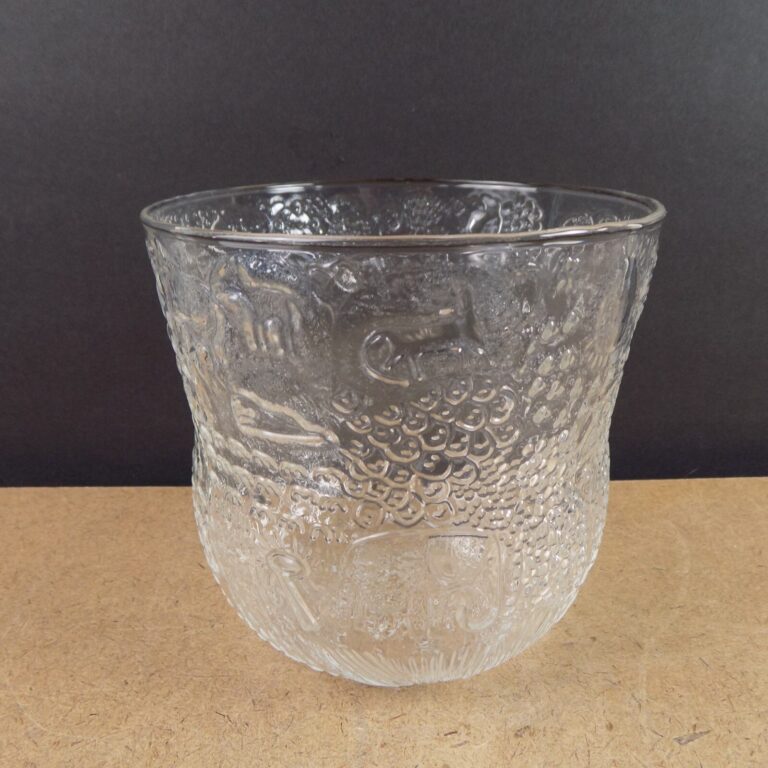 Read more about the article Arabia of Finland Fauna Glass Bowl 5″ x 4-7/8″ Pressed Animals Oiva Toikka