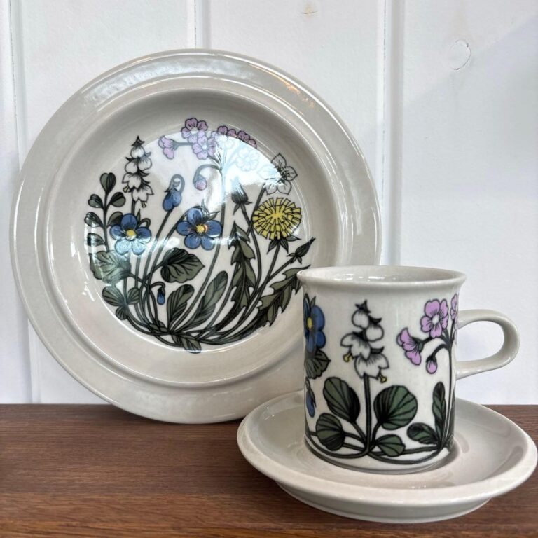 Read more about the article Arabia Flora Trio Coffee Cup Cup and Saucer Plate Tableware /Only USA DDP