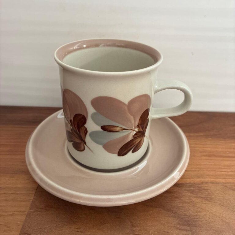 Read more about the article Arabia Koralli Raija Uosikkinen