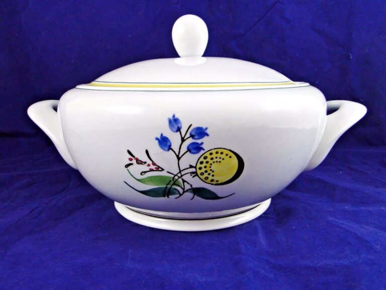 Read more about the article Arabia Finland Windflower Soup Tureen Covered Lid MCM